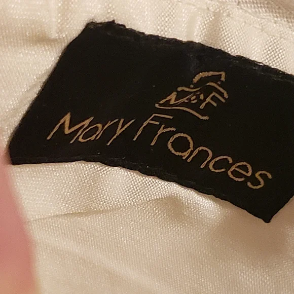 Mary Frances Cream and Gold Heart Clutch - Picture 6 of 9